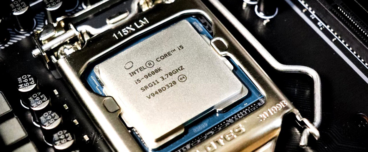 Intel приостанавливает все бизнес операции в России