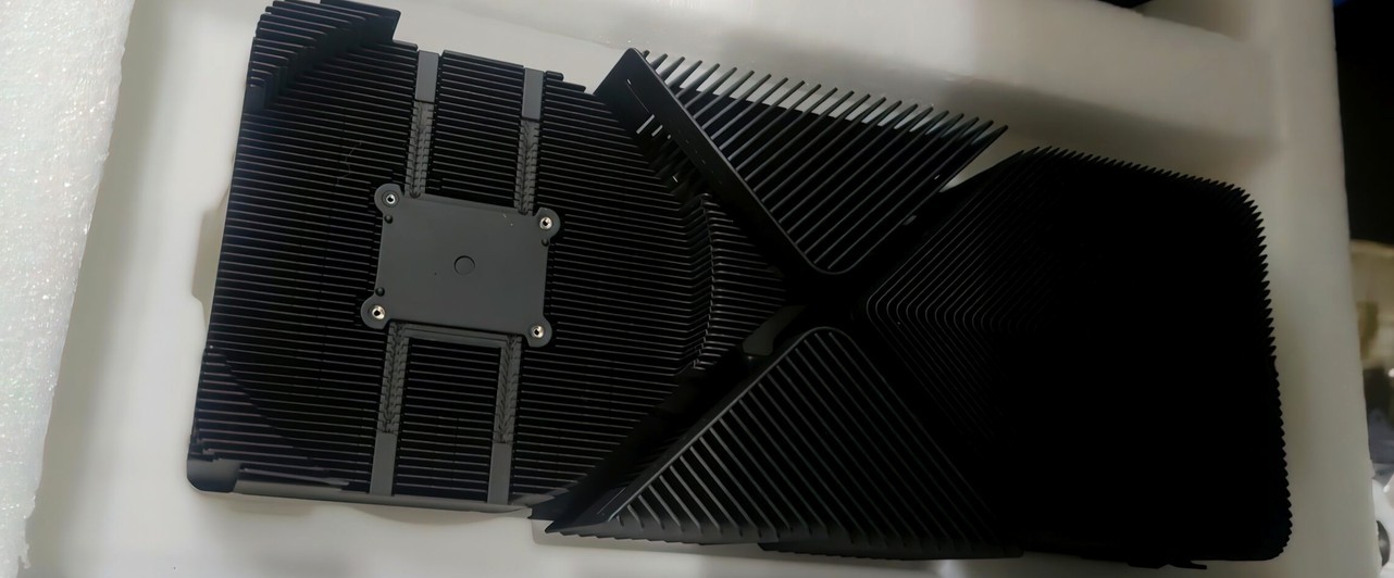 Rumor: first look at the GeForce RTX 4090 and its cooling system - it is very large